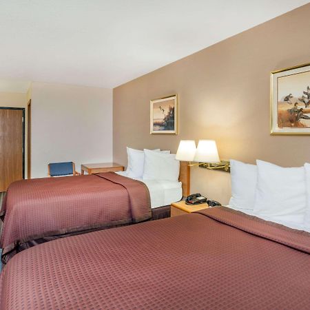 Days Inn By Wyndham Charleston Zewnętrze zdjęcie