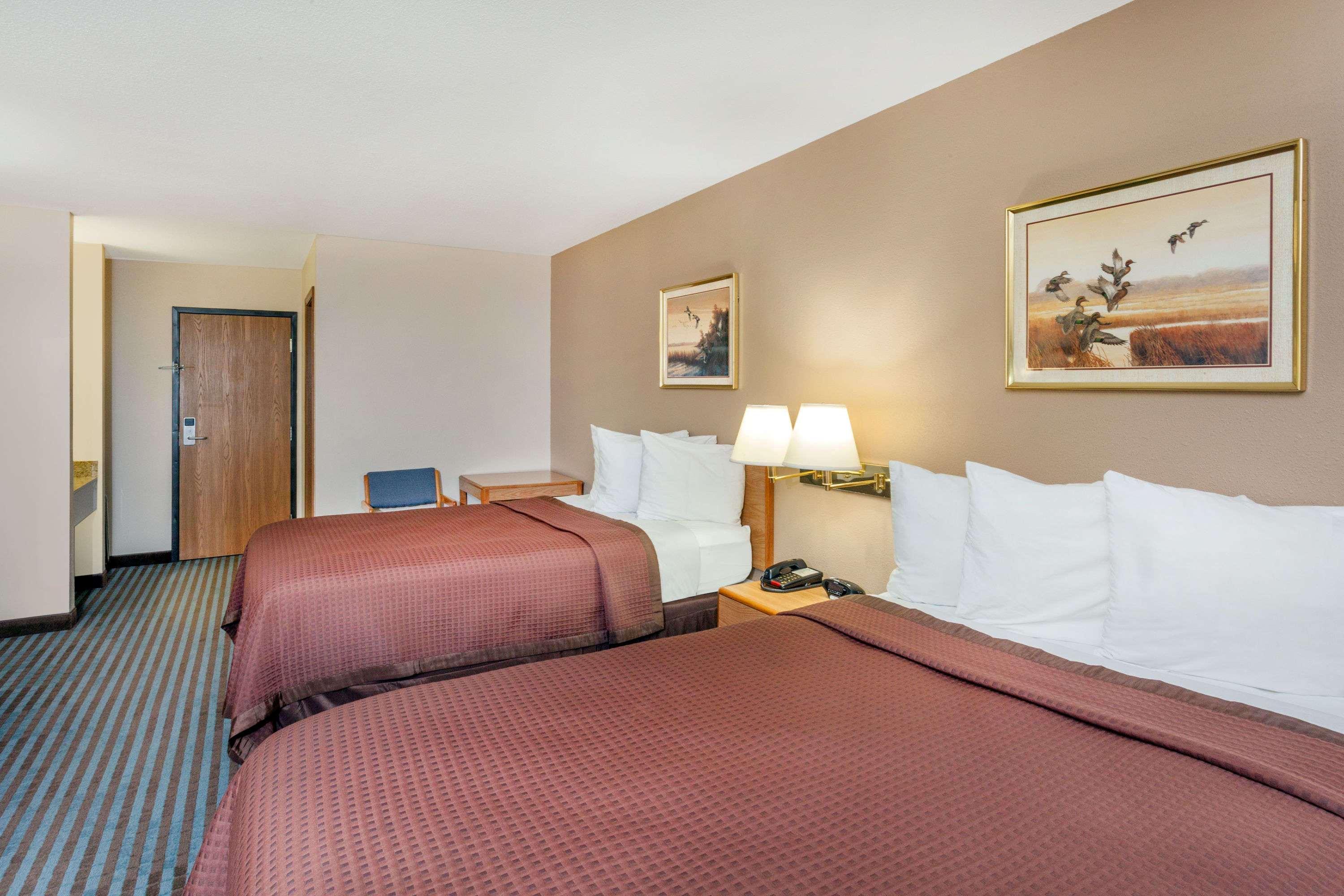 Days Inn By Wyndham Charleston Zewnętrze zdjęcie