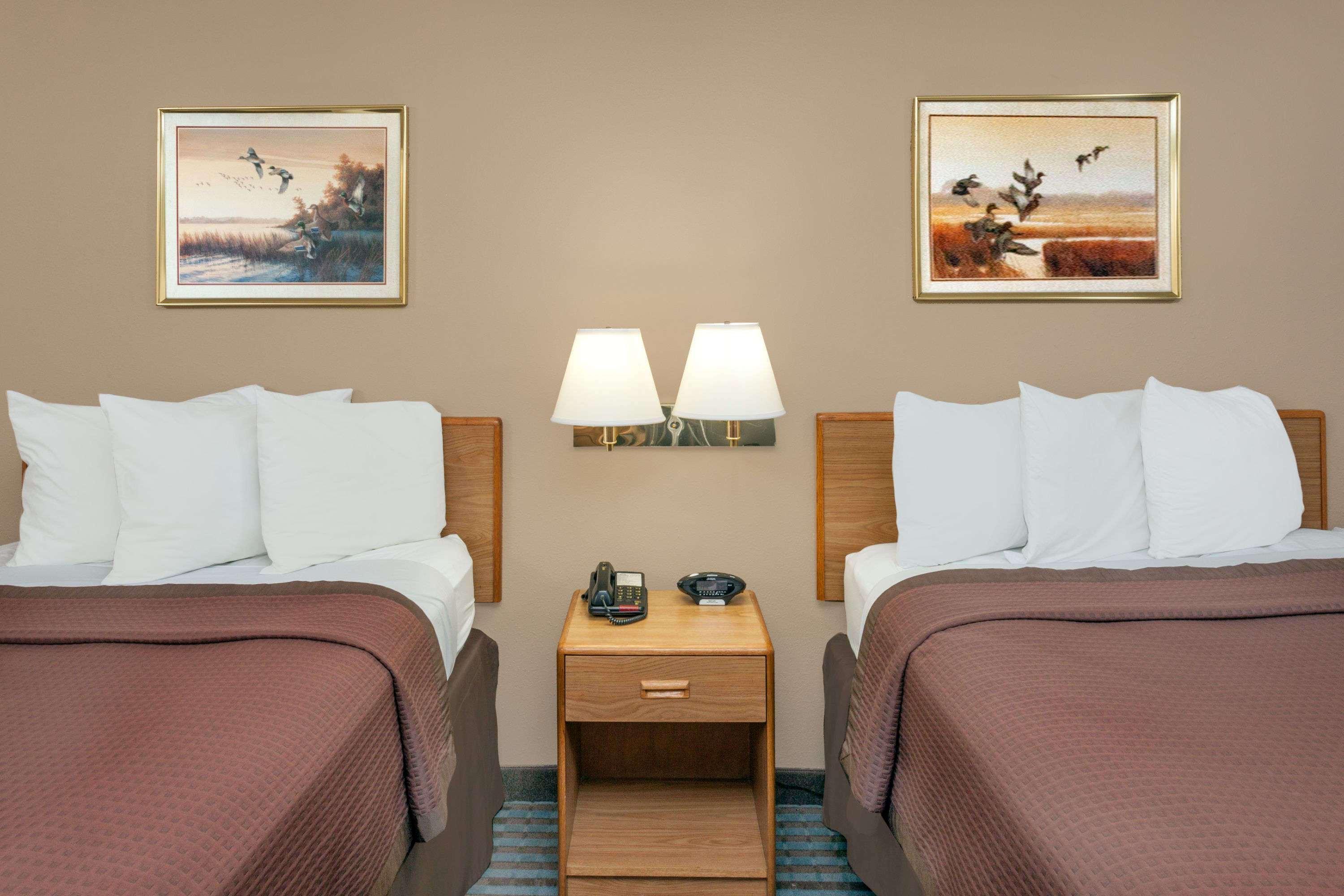 Days Inn By Wyndham Charleston Zewnętrze zdjęcie