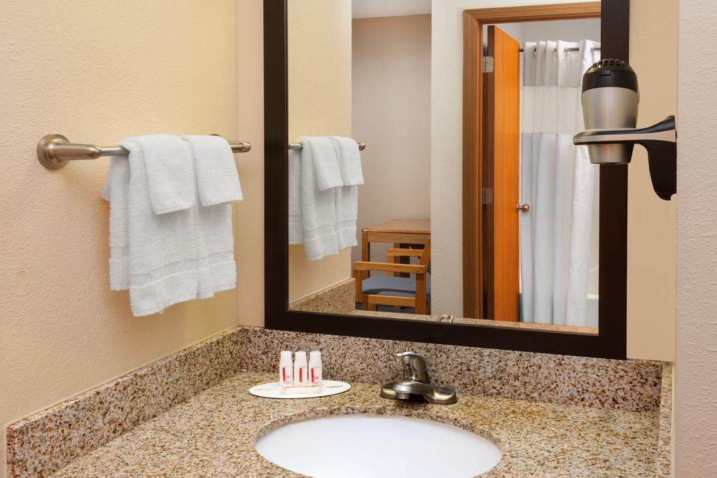 Days Inn By Wyndham Charleston Zewnętrze zdjęcie